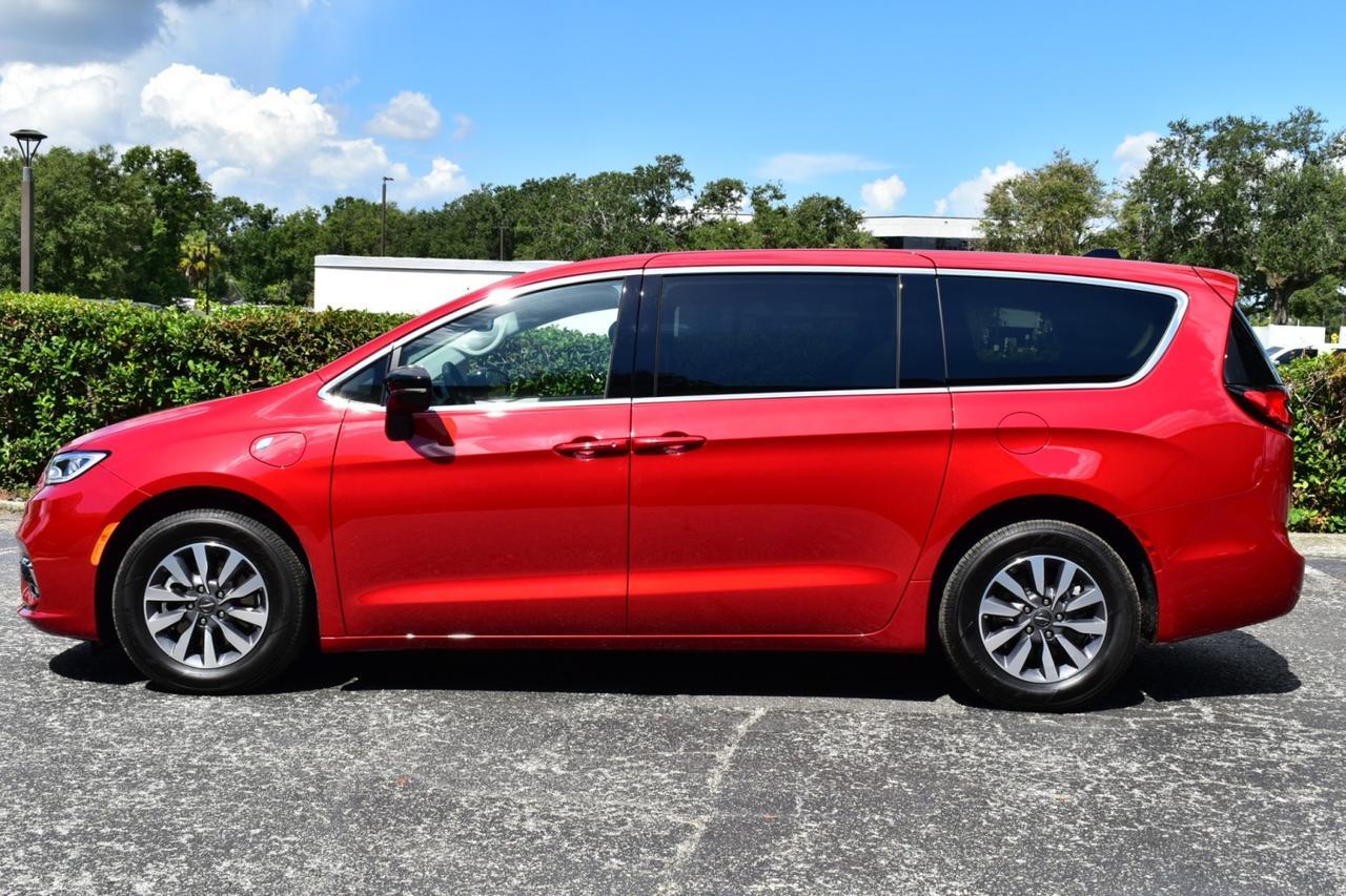 2024 Chrysler Pacifica Hybrid Select Tampa FL