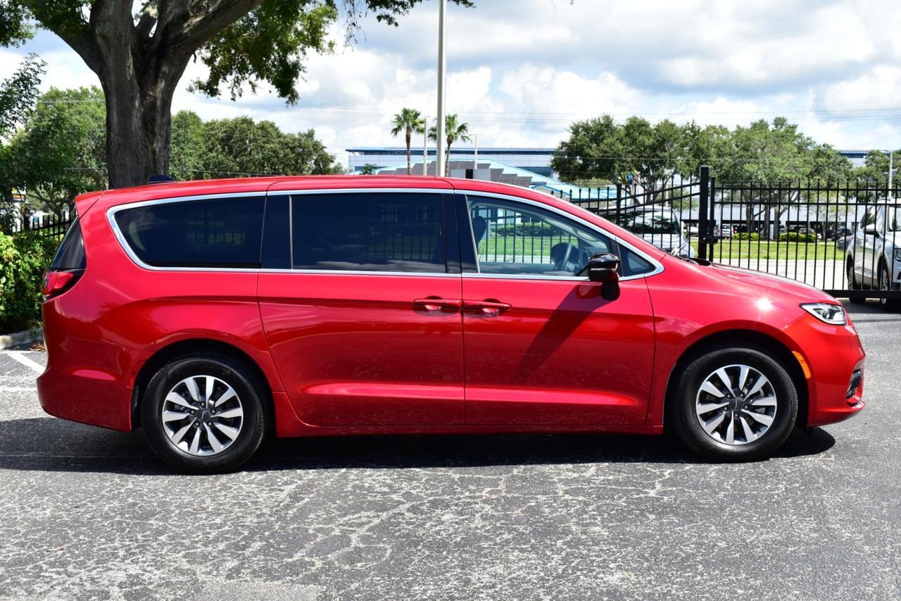 2024 Chrysler Pacifica Hybrid Select Tampa FL