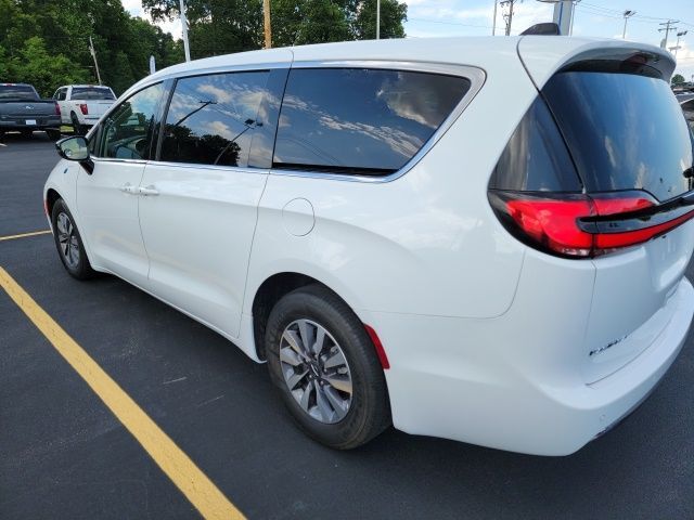2024 Chrysler Pacifica Hybrid Select Washington MO