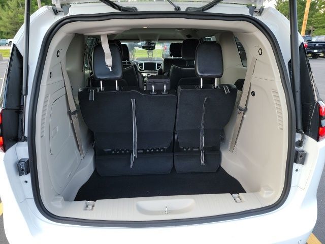 2024 Chrysler Pacifica Hybrid Select Washington MO