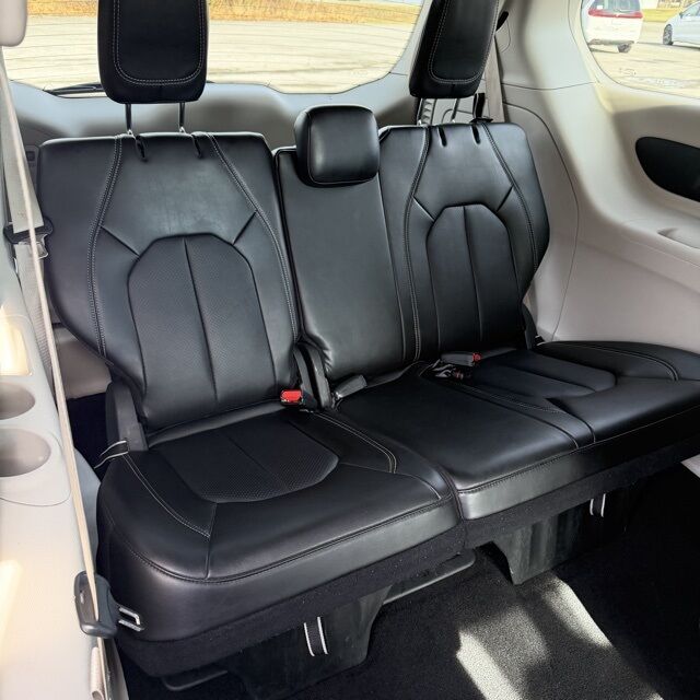 2024 Chrysler Pacifica Hybrid Select Herrin IL