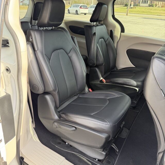 2024 Chrysler Pacifica Hybrid Select Herrin IL