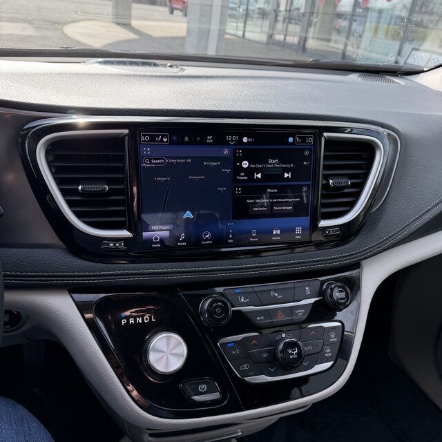 2024 Chrysler Pacifica Hybrid Select Herrin IL