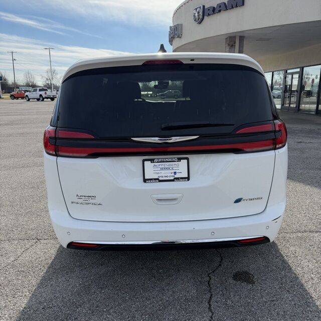 2024 Chrysler Pacifica Hybrid Select Herrin IL