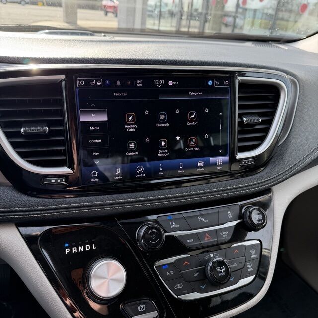 2024 Chrysler Pacifica Hybrid Select Herrin IL