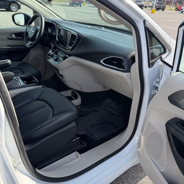 2024 Chrysler Pacifica Hybrid Select Herrin IL