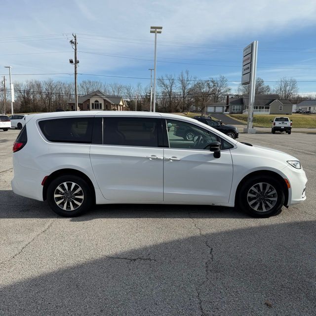 2024 Chrysler Pacifica Hybrid Select Herrin IL