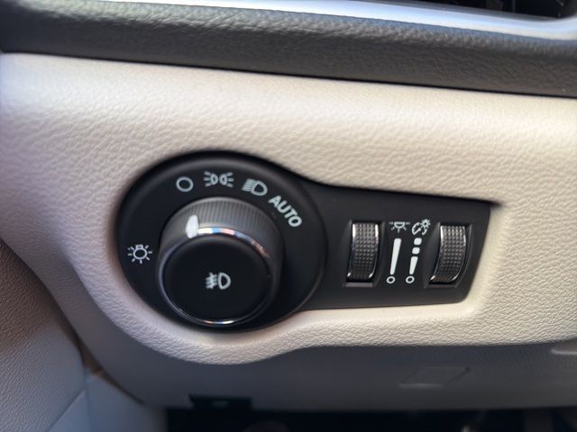 2024 Chrysler Pacifica Hybrid Select Watertown SD