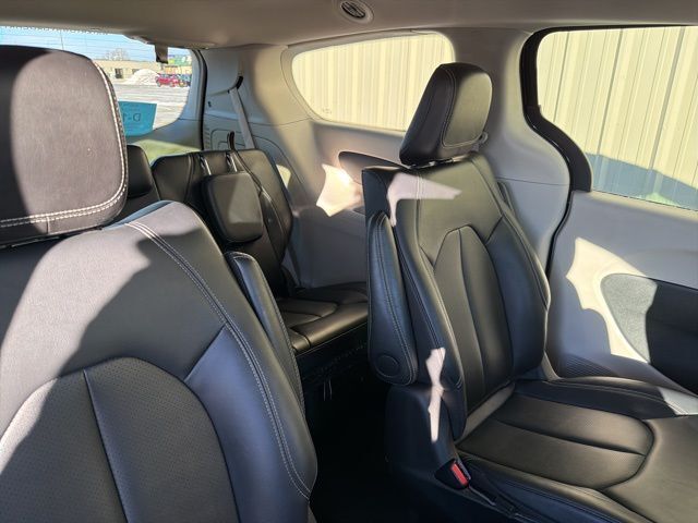 2024 Chrysler Pacifica Hybrid Select Watertown SD