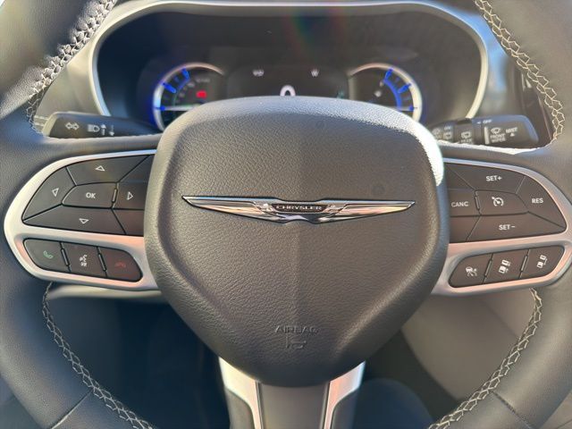 2024 Chrysler Pacifica Hybrid Select Watertown SD