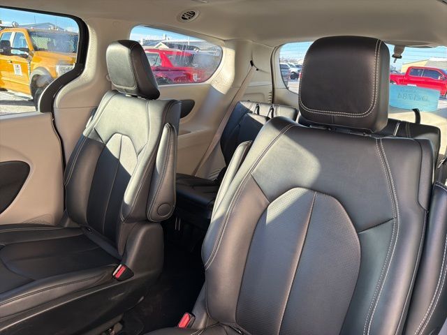 2024 Chrysler Pacifica Hybrid Select Watertown SD