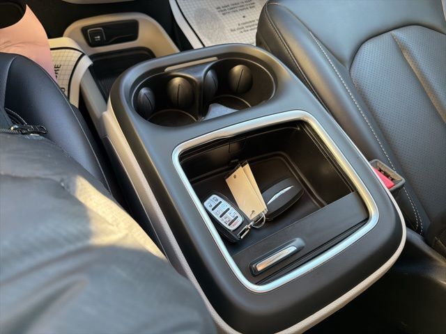 2024 Chrysler Pacifica Hybrid Select Watertown SD