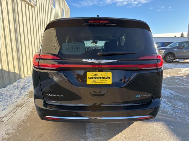 2024 Chrysler Pacifica Hybrid Select Watertown SD