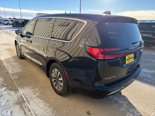 2024 Chrysler Pacifica Hybrid Select Watertown SD