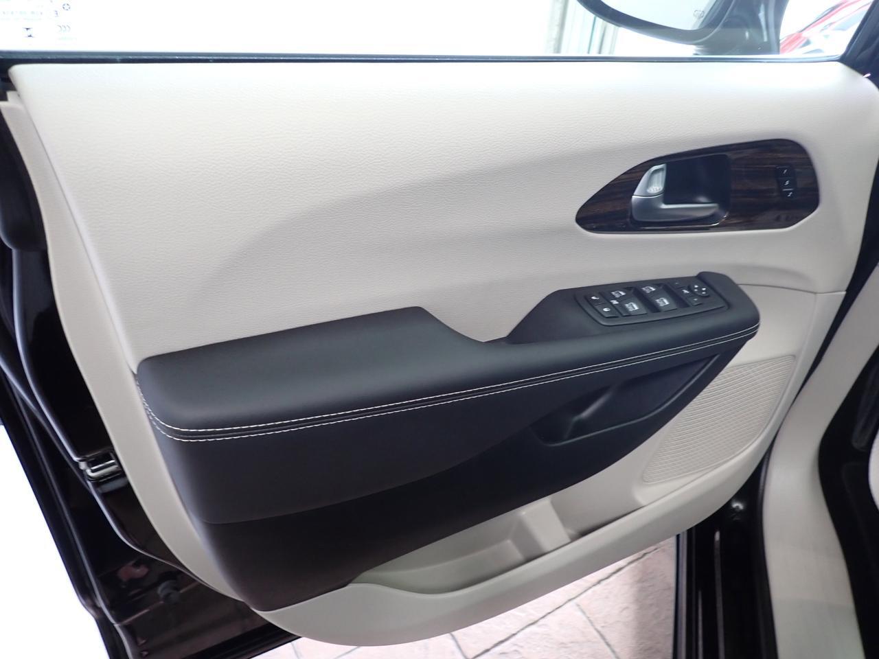 2024 Chrysler Pacifica Limited FWD LEATHER NAVI SUNROOF Listowel ON