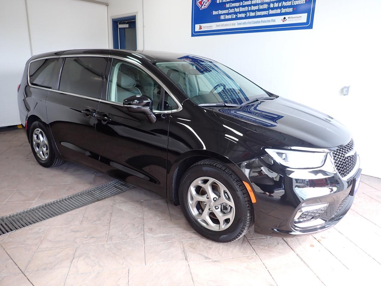 2024 Chrysler Pacifica Limited FWD LEATHER NAVI SUNROOF