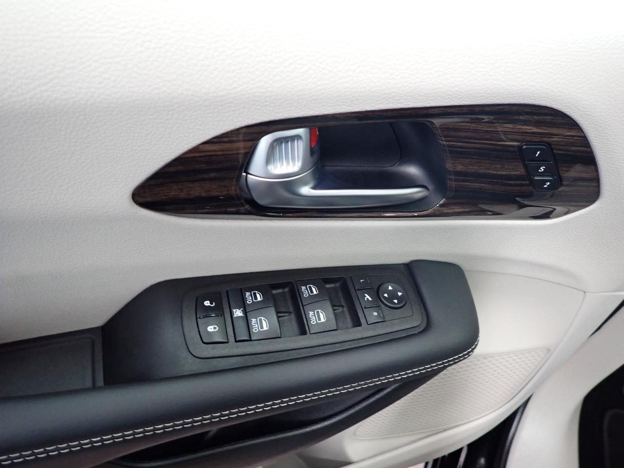 2024 Chrysler Pacifica Limited FWD LEATHER NAVI SUNROOF Listowel ON