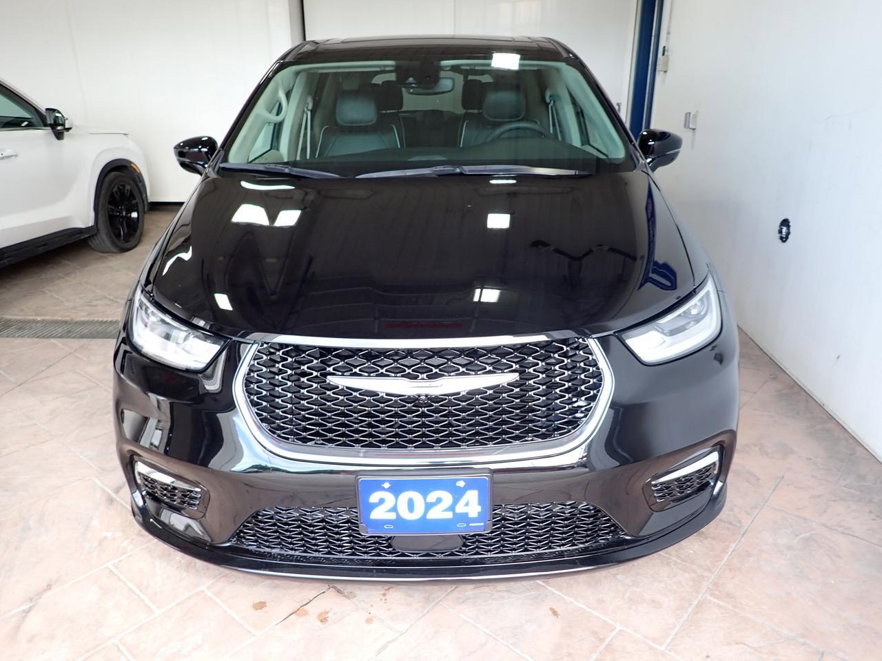 2024 Chrysler Pacifica Limited FWD LEATHER NAVI SUNROOF Listowel ON