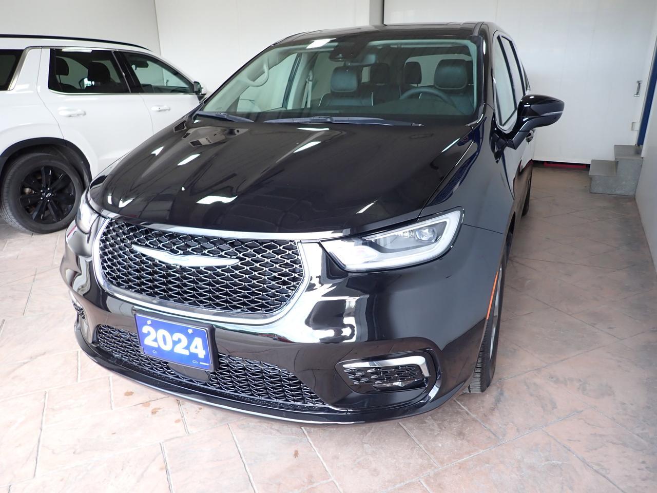 2024 Chrysler Pacifica Limited FWD LEATHER NAVI SUNROOF Listowel ON