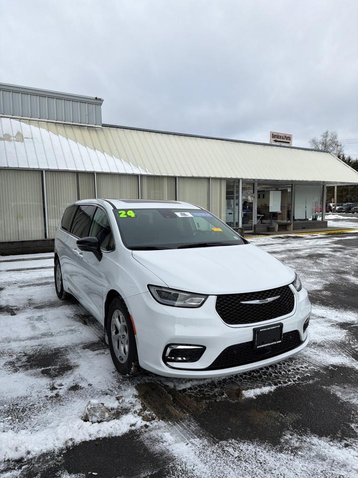 2024 Chrysler Pacifica Limited Owego NY