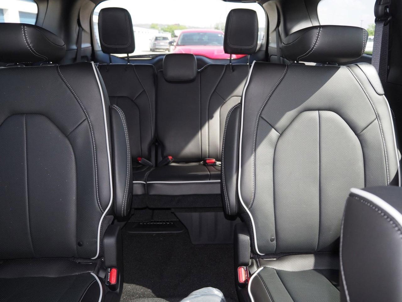 2024 Chrysler Pacifica Limited New Braunfels TX