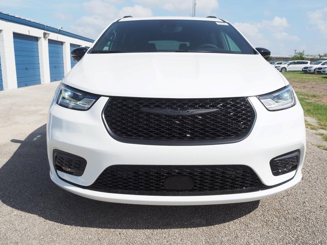 2024 Chrysler Pacifica Limited New Braunfels TX