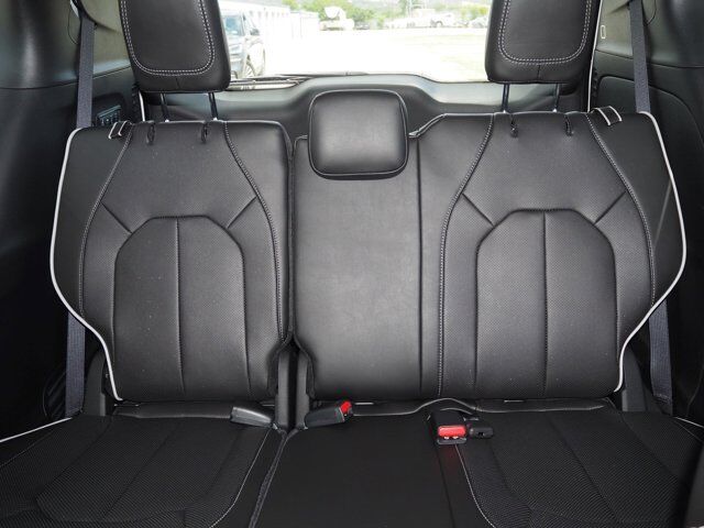 2024 Chrysler Pacifica Limited New Braunfels TX