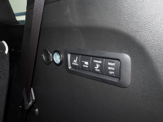 2024 Chrysler Pacifica Limited New Braunfels TX