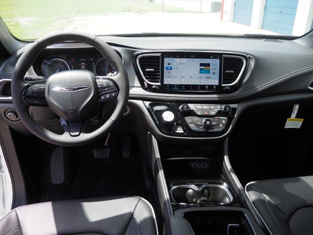 2024 Chrysler Pacifica Limited New Braunfels TX