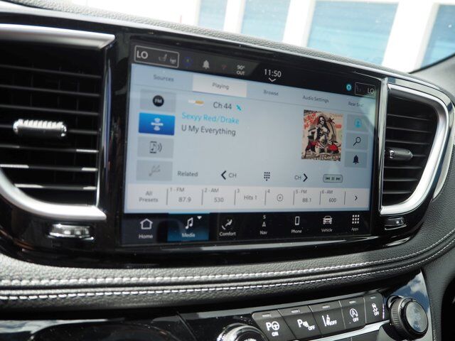 2024 Chrysler Pacifica Limited New Braunfels TX