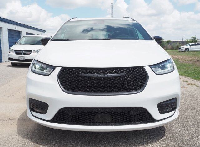 2024 Chrysler Pacifica Limited New Braunfels TX