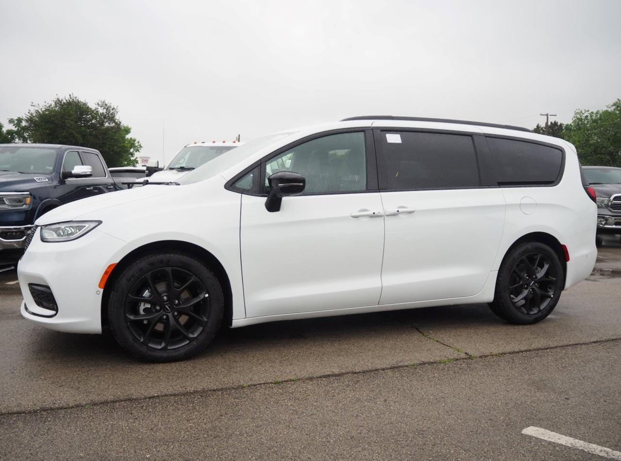 2024 Chrysler Pacifica Limited New Braunfels TX