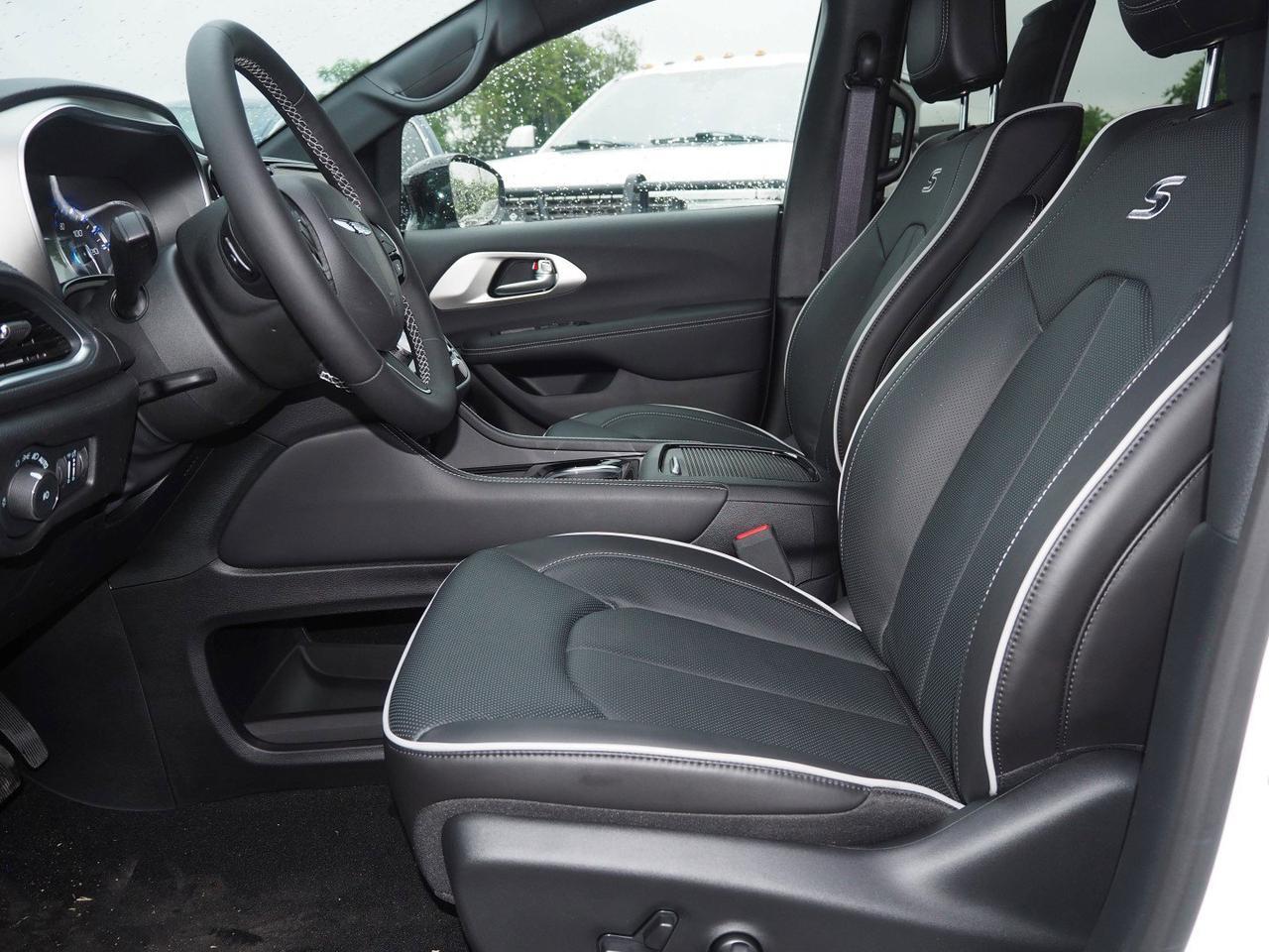 2024 Chrysler Pacifica Limited New Braunfels TX
