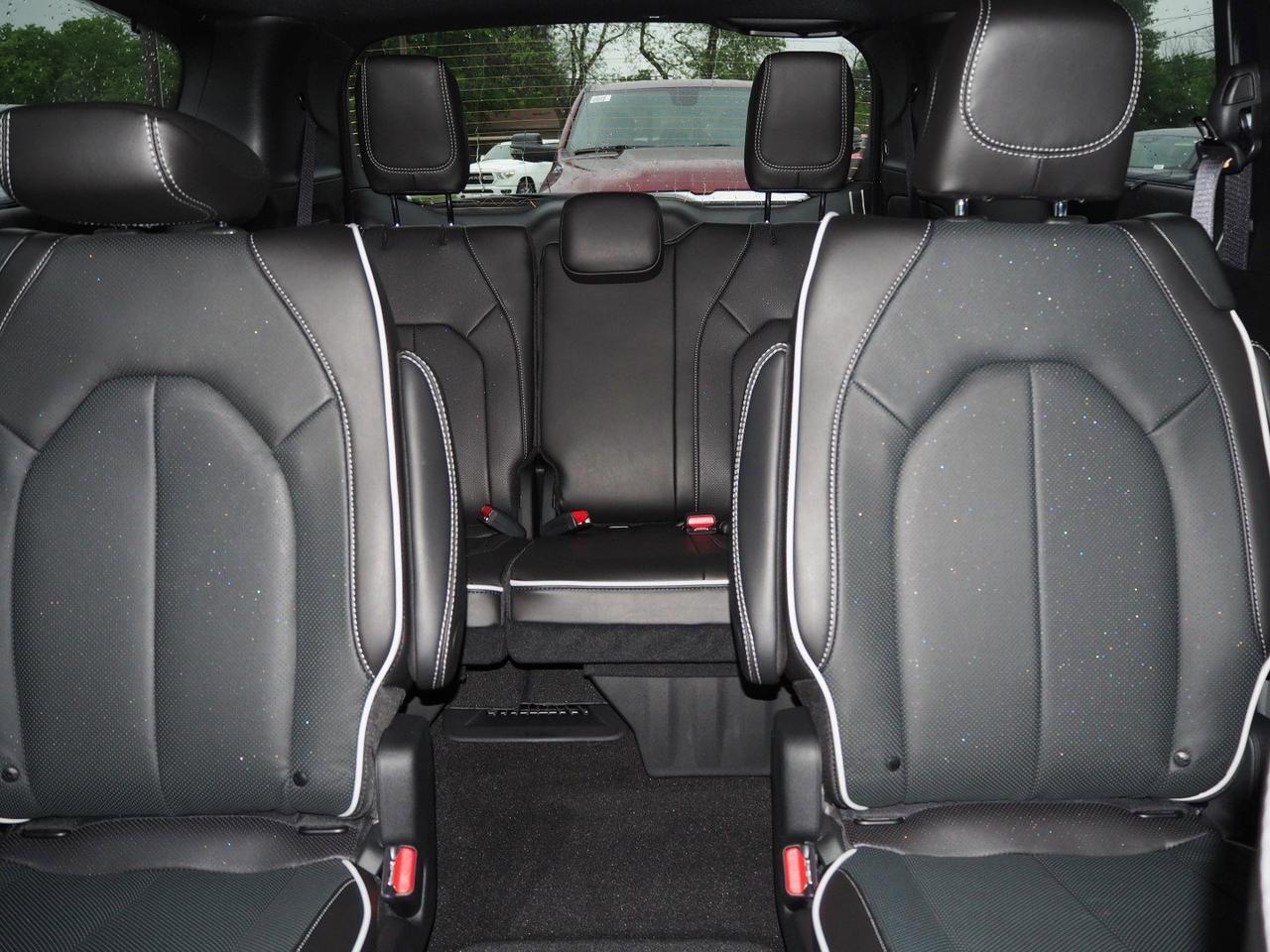 2024 Chrysler Pacifica Limited New Braunfels TX