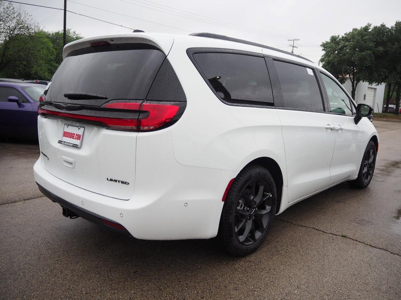 2024 Chrysler Pacifica Limited New Braunfels TX