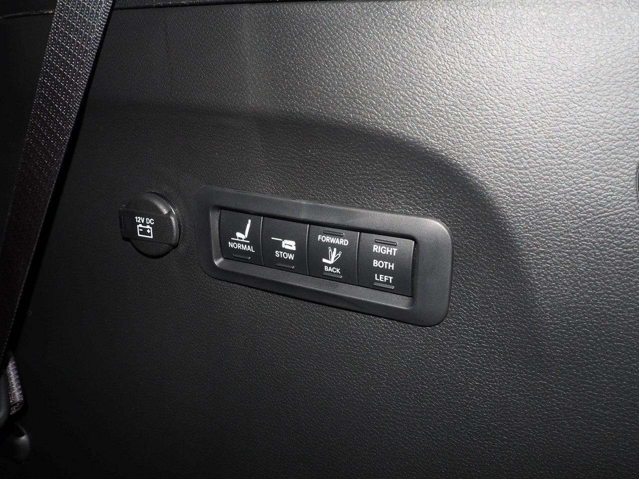 2024 Chrysler Pacifica Limited New Braunfels TX