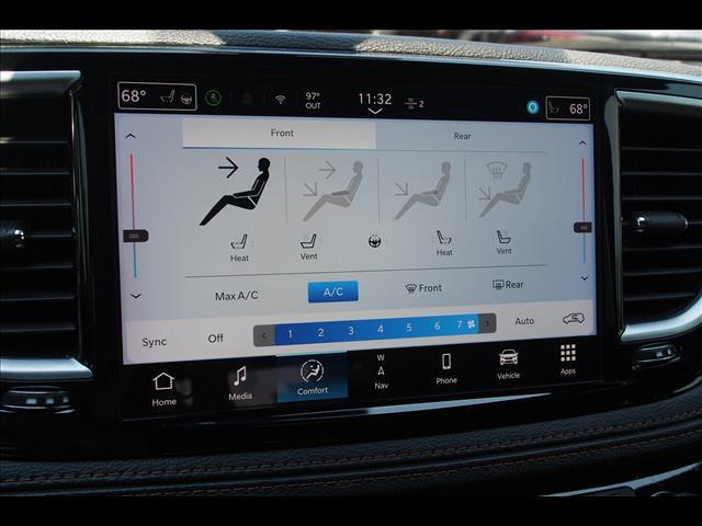 2024 Chrysler Pacifica Plug-In Hybrid Pinnacle