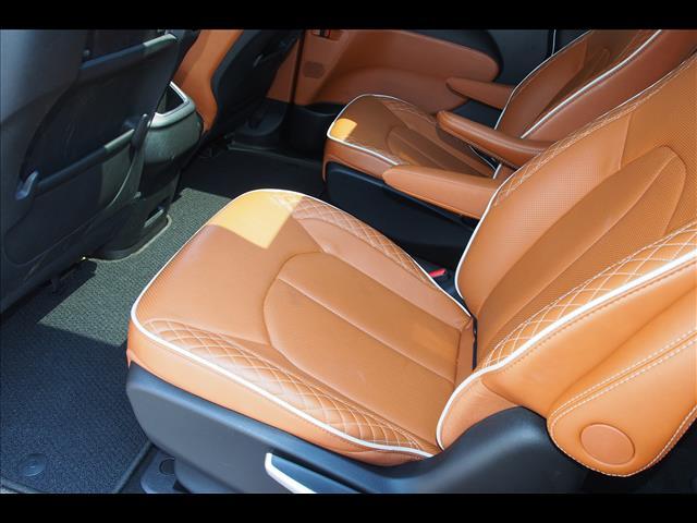 2024 Chrysler Pacifica Plug-In Hybrid Pinnacle