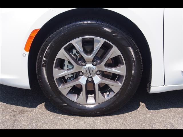 2024 Chrysler Pacifica Plug-In Hybrid Pinnacle