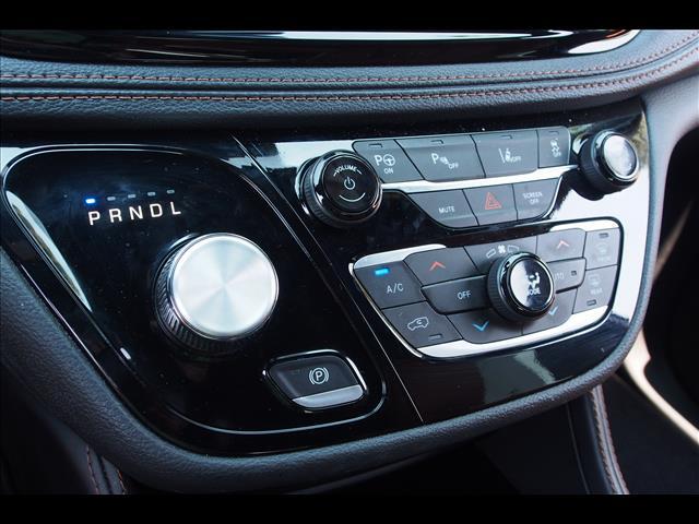 2024 Chrysler Pacifica Plug-In Hybrid Pinnacle