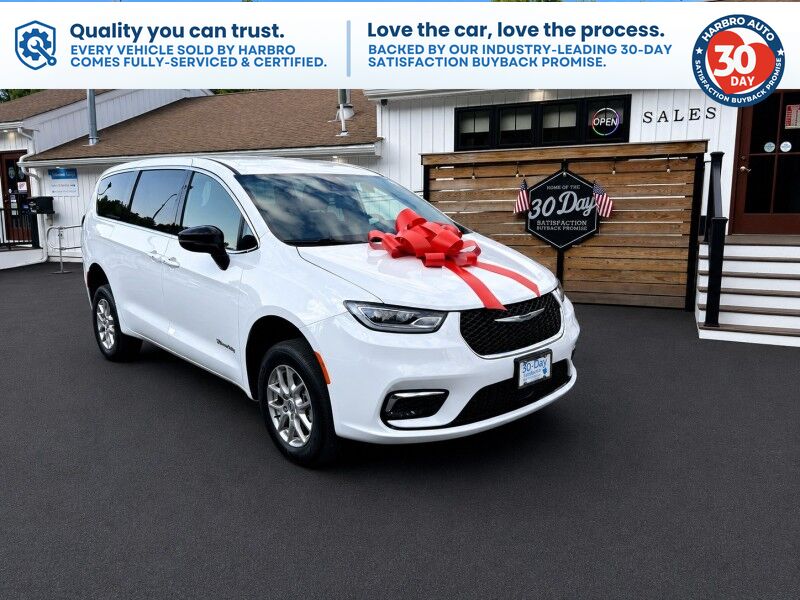 2024 Chrysler Pacifica Touring - HANDICAP VAN