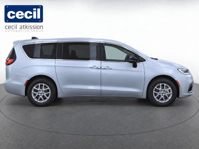 2024 Chrysler Pacifica Touring L Kerrville TX