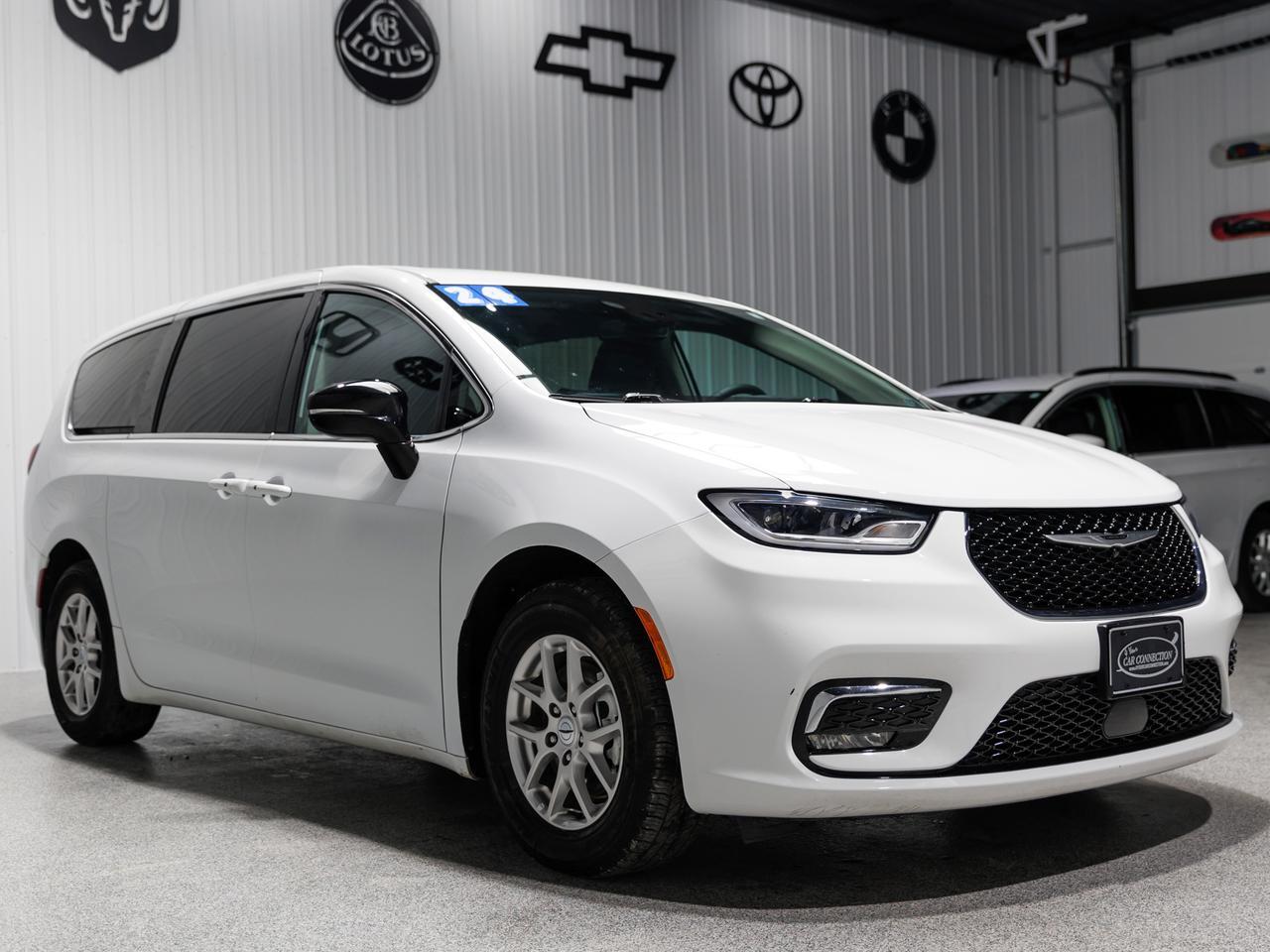 2024 Chrysler Pacifica Touring L 7-Passenger