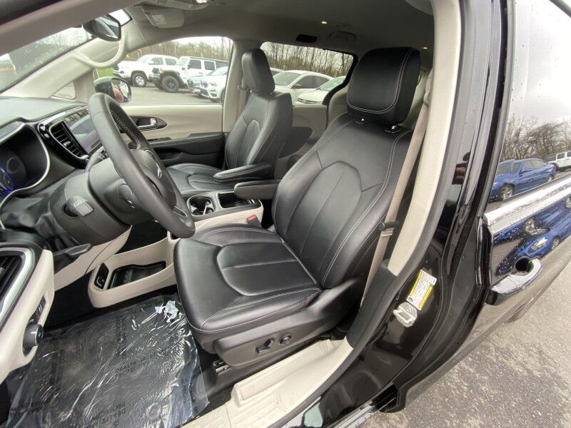 2024 Chrysler Pacifica Touring L Bristol  PA