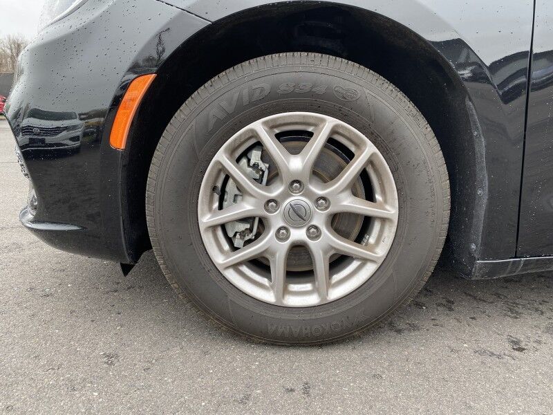 2024 Chrysler Pacifica Touring L Bristol  PA