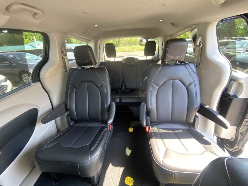 2024 Chrysler Pacifica Touring L Springfield PA