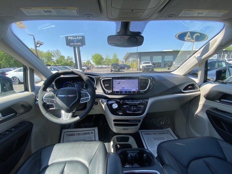 2024 Chrysler Pacifica Touring L Springfield PA