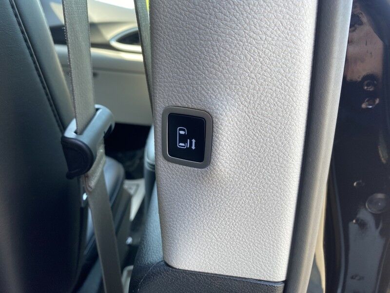 2024 Chrysler Pacifica Touring L Springfield PA