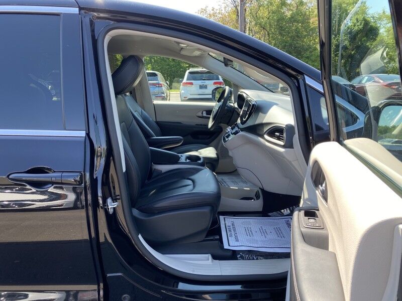 2024 Chrysler Pacifica Touring L Springfield PA