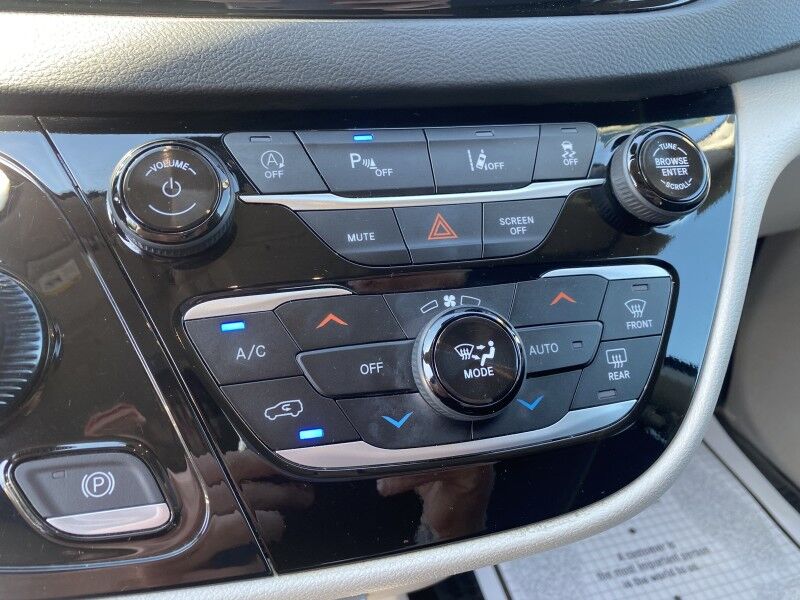 2024 Chrysler Pacifica Touring L Springfield PA